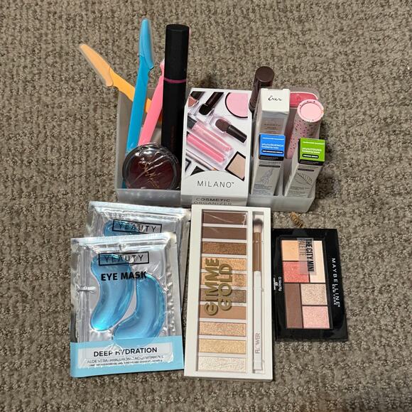 Assorted Makeup Beauty Bundle W/ Clear Organizer - Picture 3 of 3